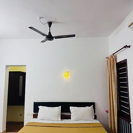 Hotel Sunday - Townhouse Club Airport Trivandrum Thiruvananthapuram Esterno foto