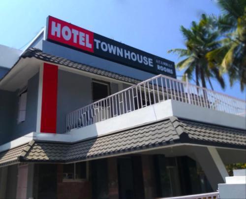 Hotel Sunday - Townhouse Club Airport Trivandrum Thiruvananthapuram Esterno foto