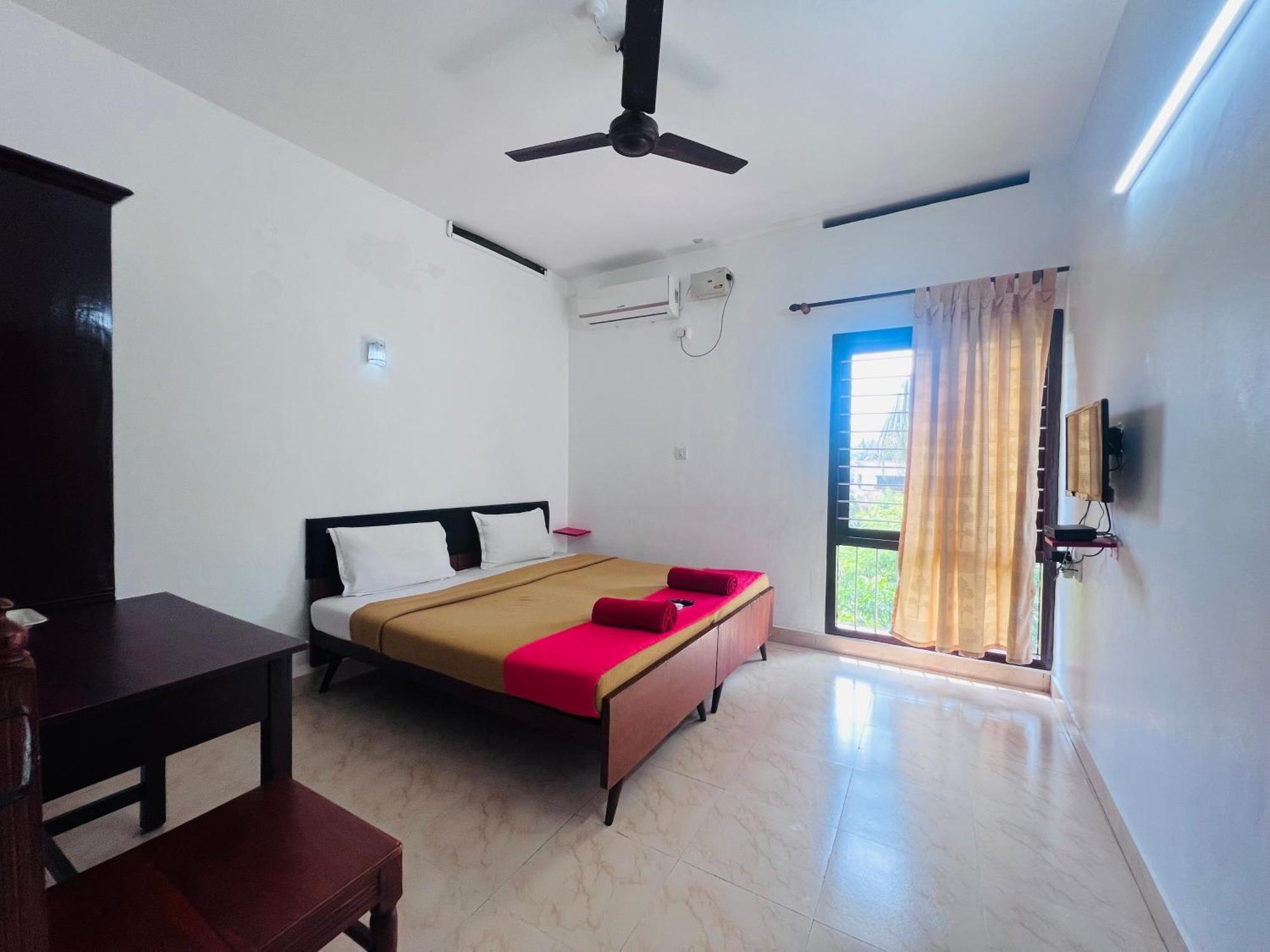 Hotel Sunday - Townhouse Club Airport Trivandrum Thiruvananthapuram Esterno foto