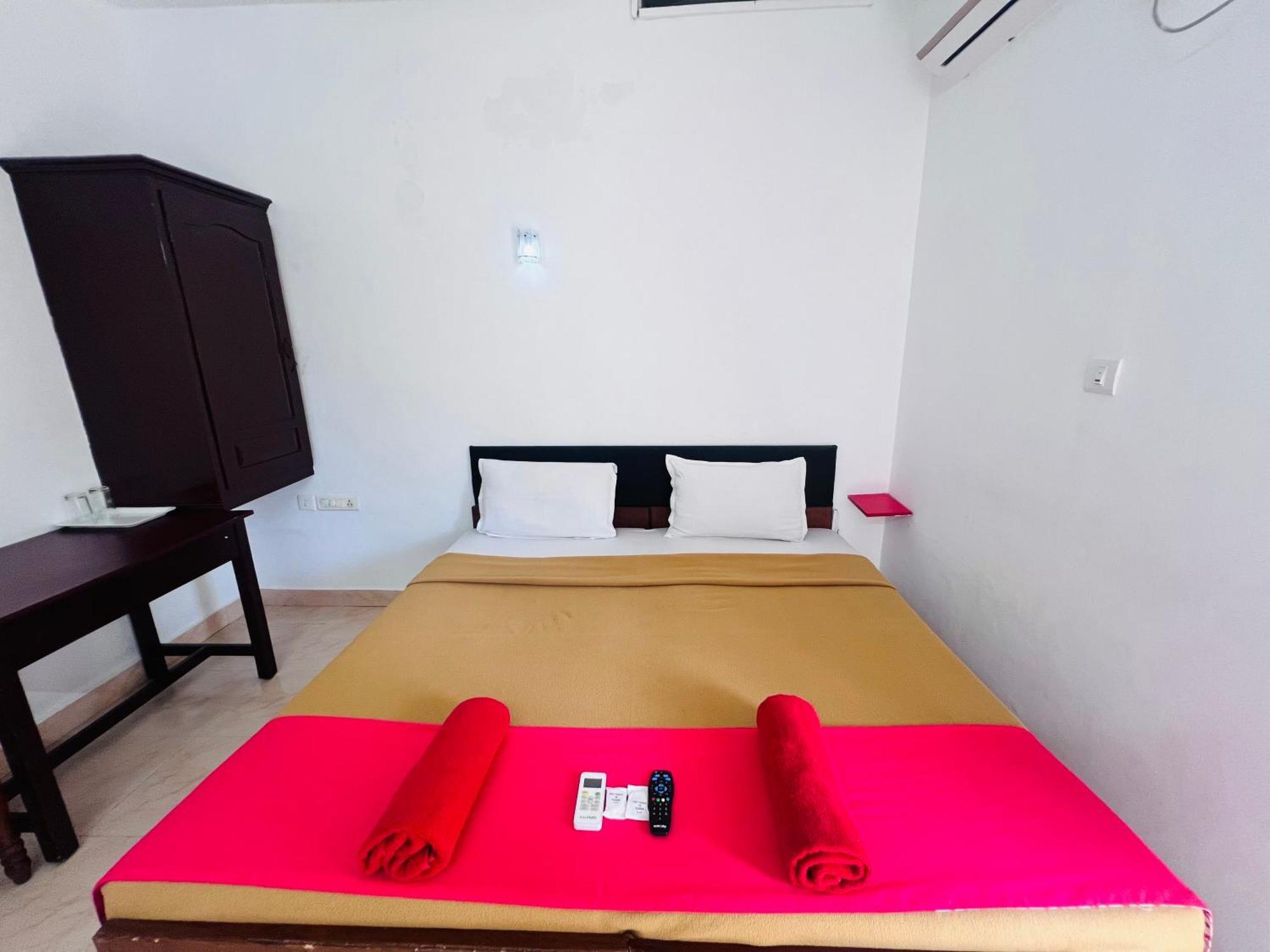 Hotel Sunday - Townhouse Club Airport Trivandrum Thiruvananthapuram Esterno foto
