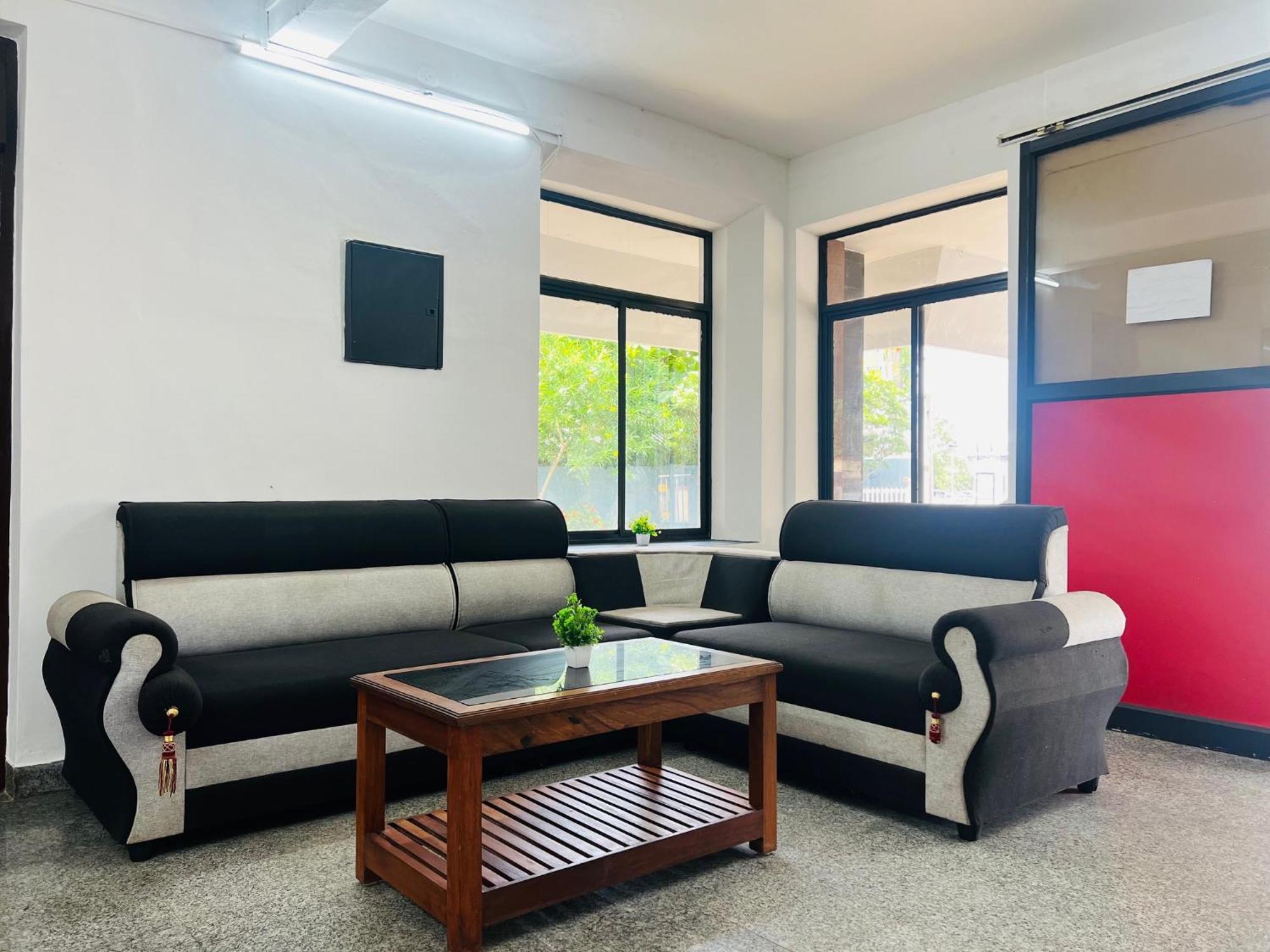 Hotel Sunday - Townhouse Club Airport Trivandrum Thiruvananthapuram Esterno foto
