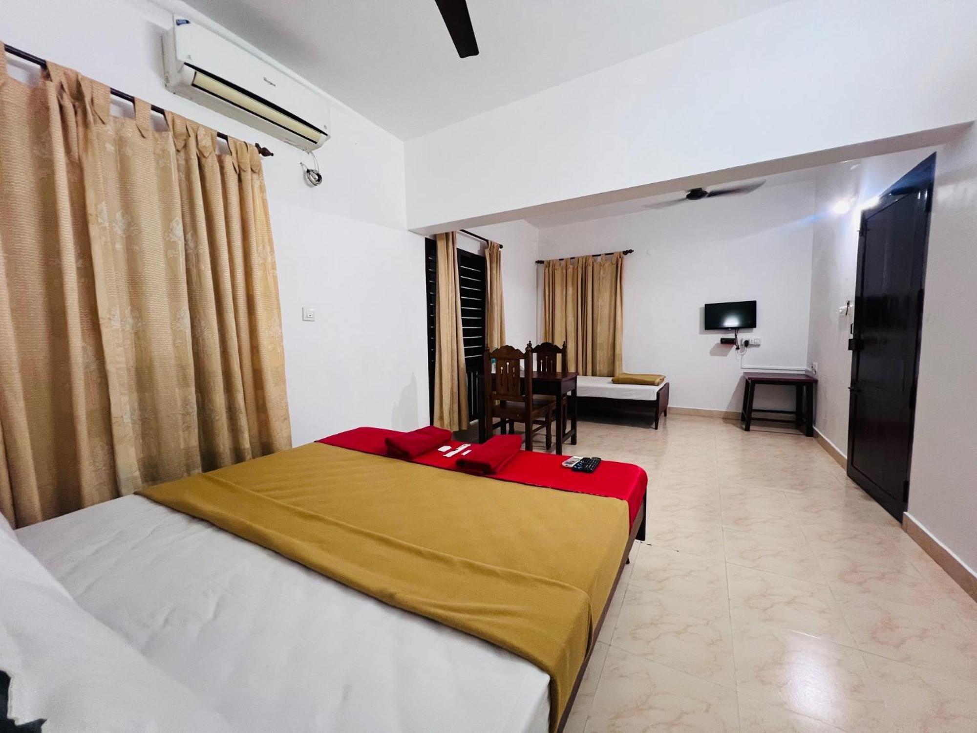 Hotel Sunday - Townhouse Club Airport Trivandrum Thiruvananthapuram Esterno foto