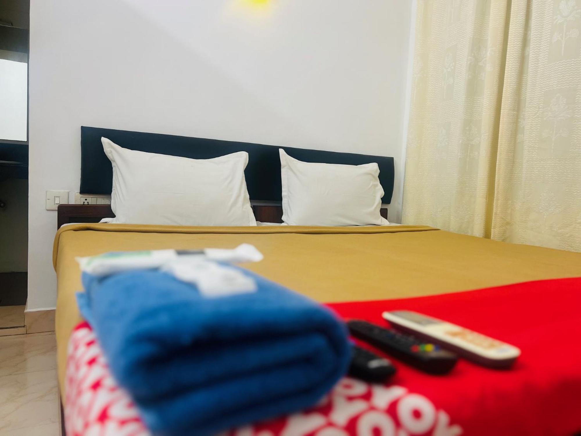 Hotel Sunday - Townhouse Club Airport Trivandrum Thiruvananthapuram Esterno foto