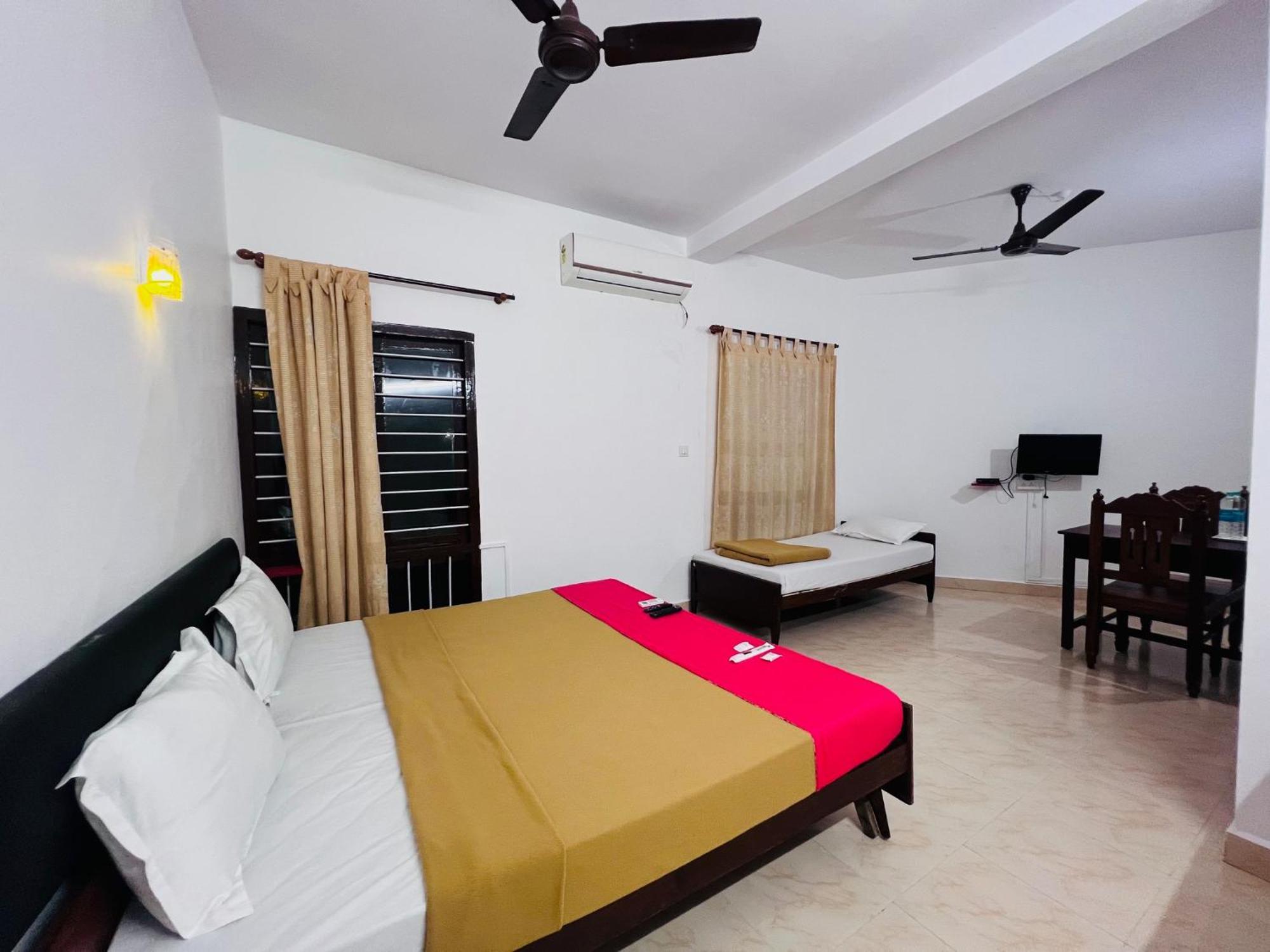 Hotel Sunday - Townhouse Club Airport Trivandrum Thiruvananthapuram Esterno foto